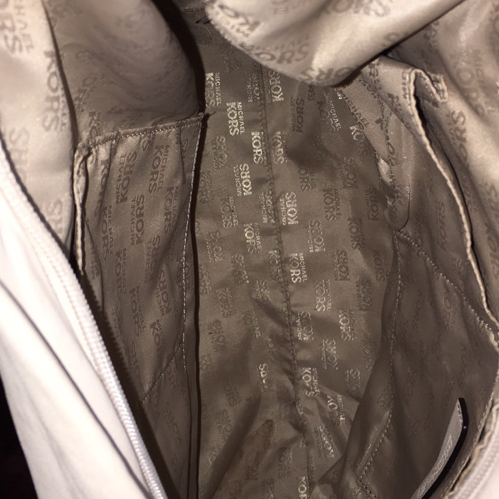 MICHAEL KORS HOBO - Picture 8 of 8